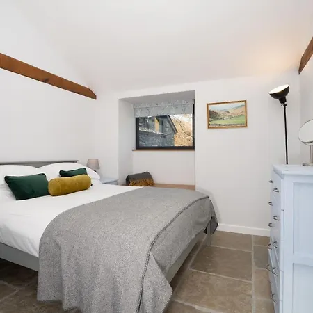 Grasmere With Stunnng Views By Letmestay *